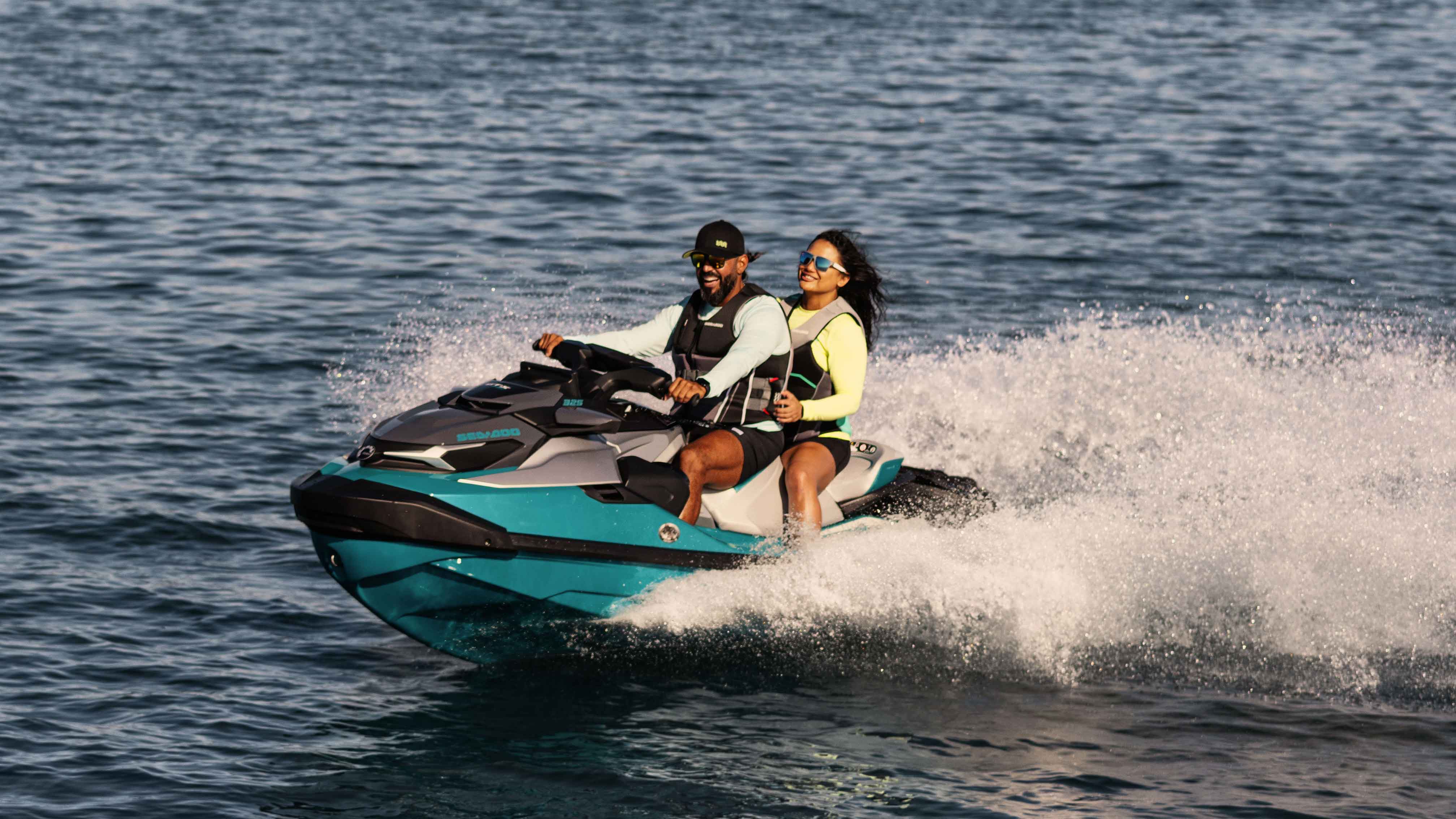 amigos disfrutando de la Sea Doo GTX Limited