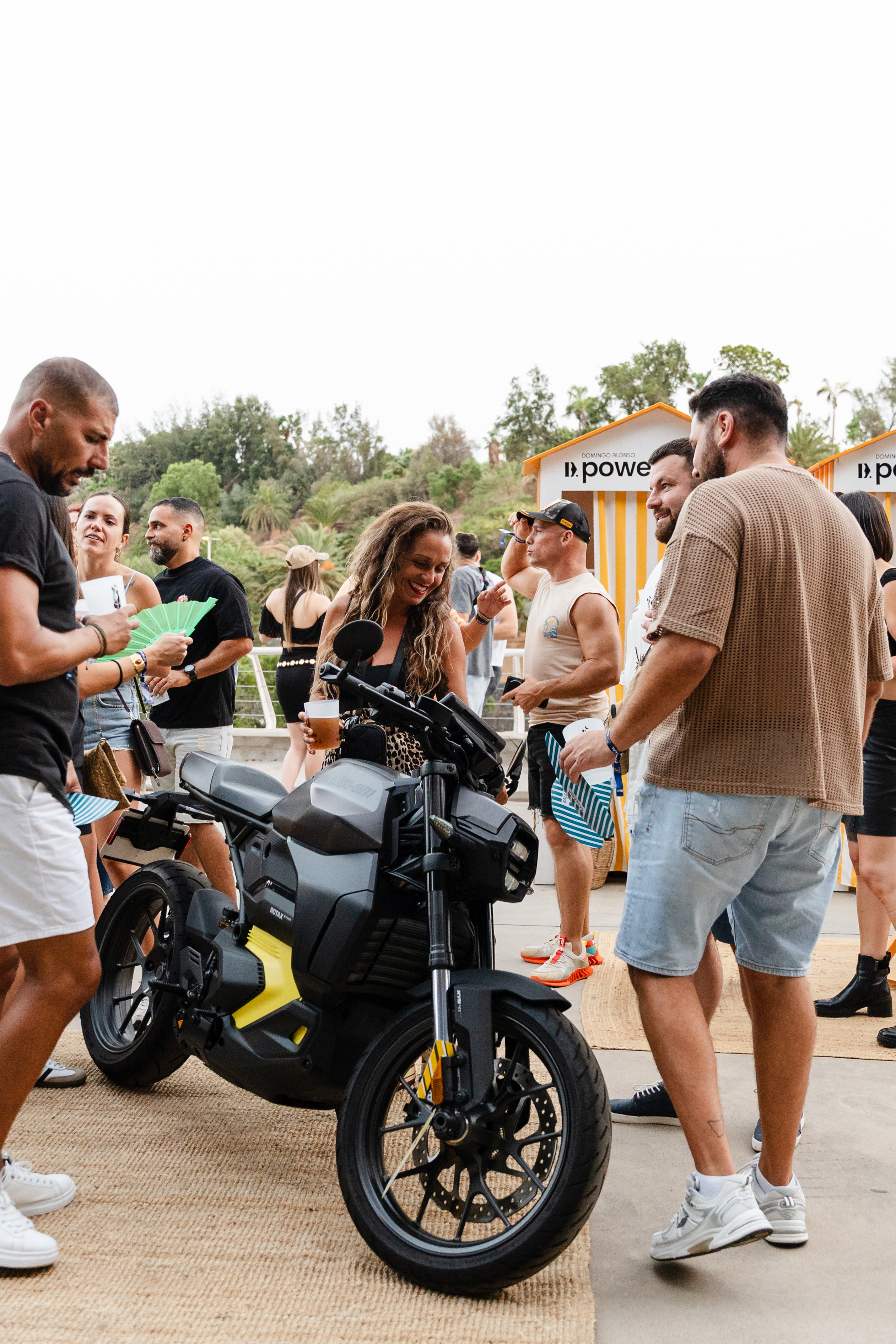 Domingo Alonso Powersports lleva la revolución eléctrica de Can-Am a los festivales Noctámbula y Summer Pop Tenerife